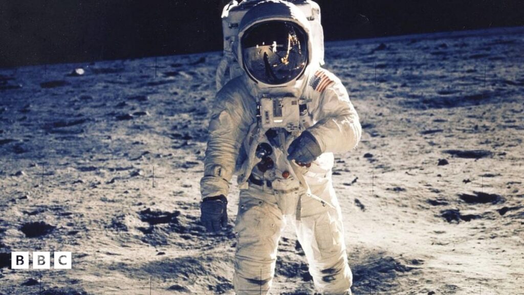 _107563826_astronautedwine.aldrin-onthe-moon